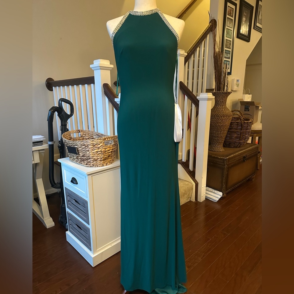 Elegant Green Sleeveless Dress